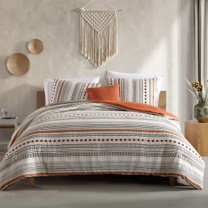 Modern Threads - Layne Collection 4-Piece Comforter Set - Reversible Elegant Bed Set - Includes Comforter, Shams, & Decorative Pillows - Luxurious Bedding King